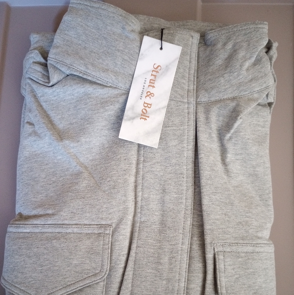 Women's Heather Grey One-Piece – Cinched Waist Jumpsuit with Folded Sleeves - Picture 5 of 9